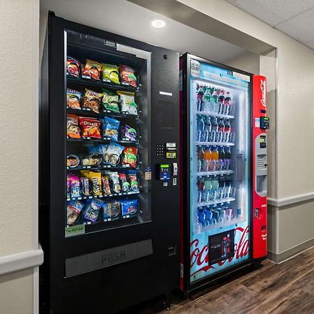 Woodspring Suites Yorktown Ньюпорт-Ньюс Экстерьер фото