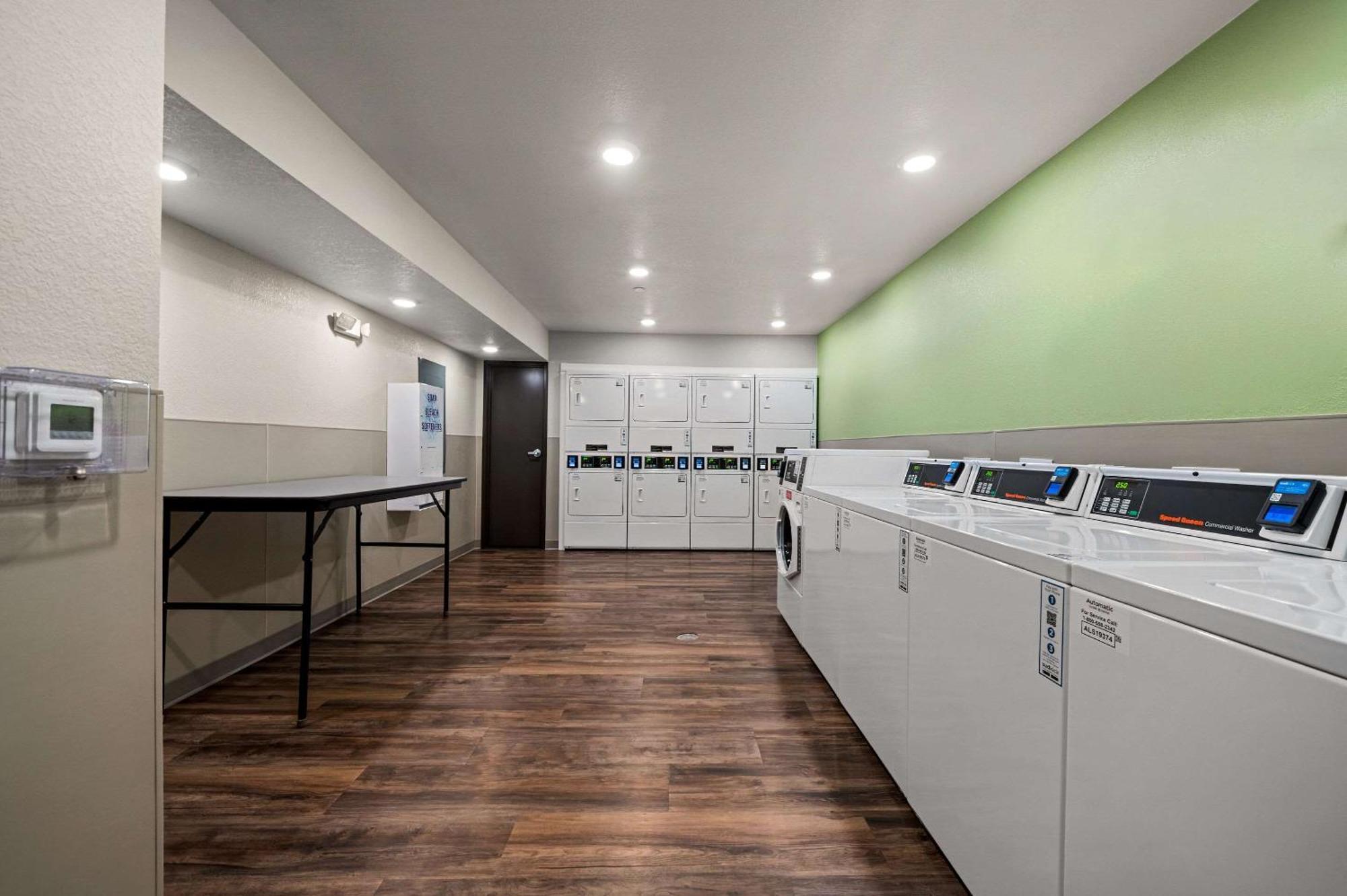 Woodspring Suites Yorktown Ньюпорт-Ньюс Экстерьер фото
