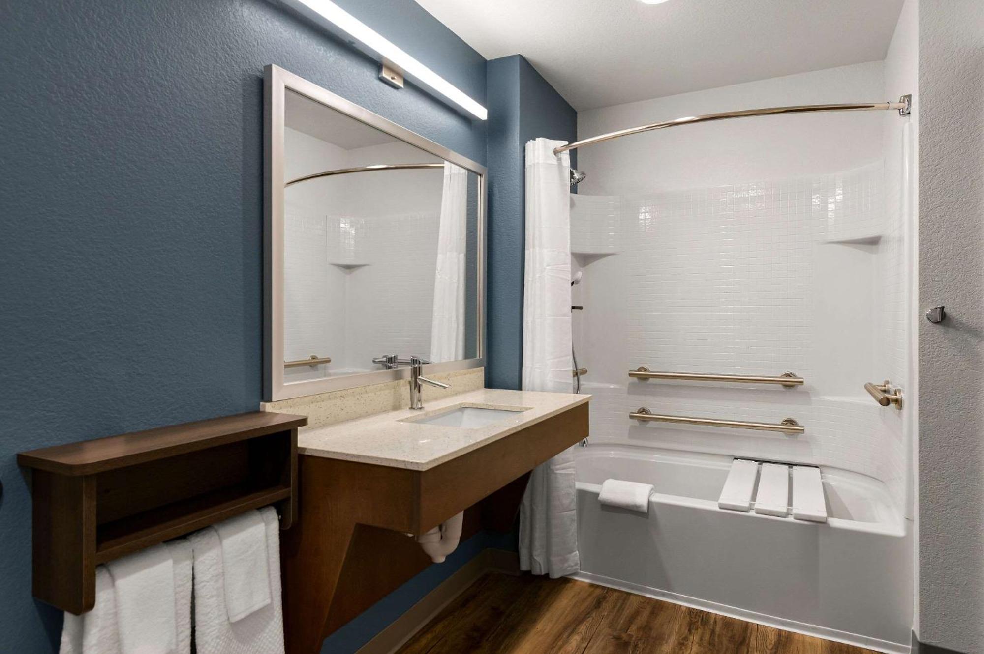 Woodspring Suites Yorktown Ньюпорт-Ньюс Экстерьер фото