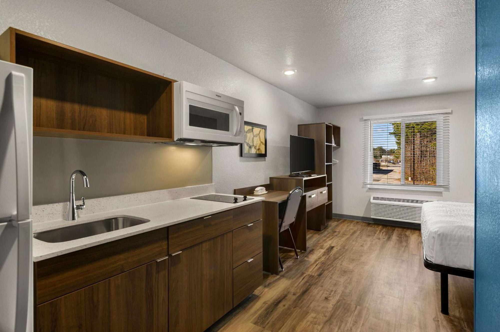 Woodspring Suites Yorktown Ньюпорт-Ньюс Экстерьер фото